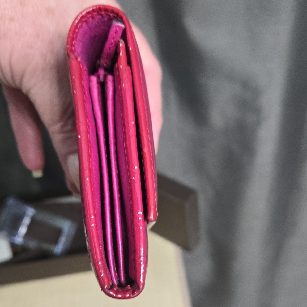 Gucci Magenta Patent Leather Wallet EUC - Picture 9 of 16